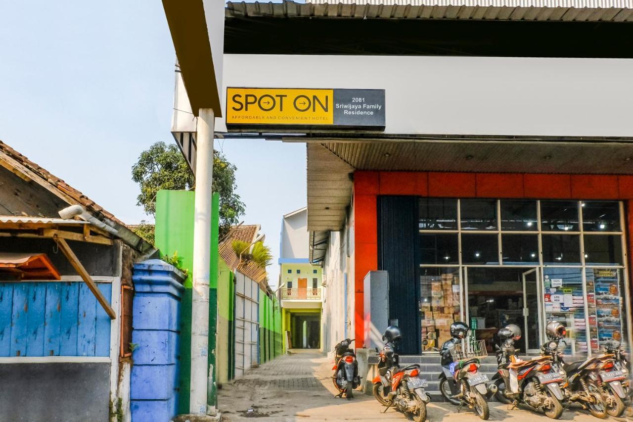 Spot On 2081 Sriwijaya Family Residence Lawang Exterior foto